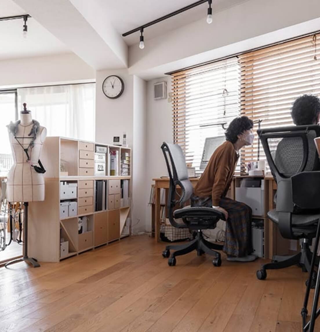 クリエイティブな家具 ロータイプ収納本棚