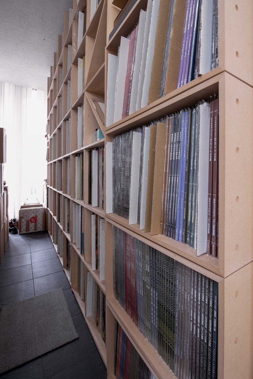 壁一面の本棚　レコード収納