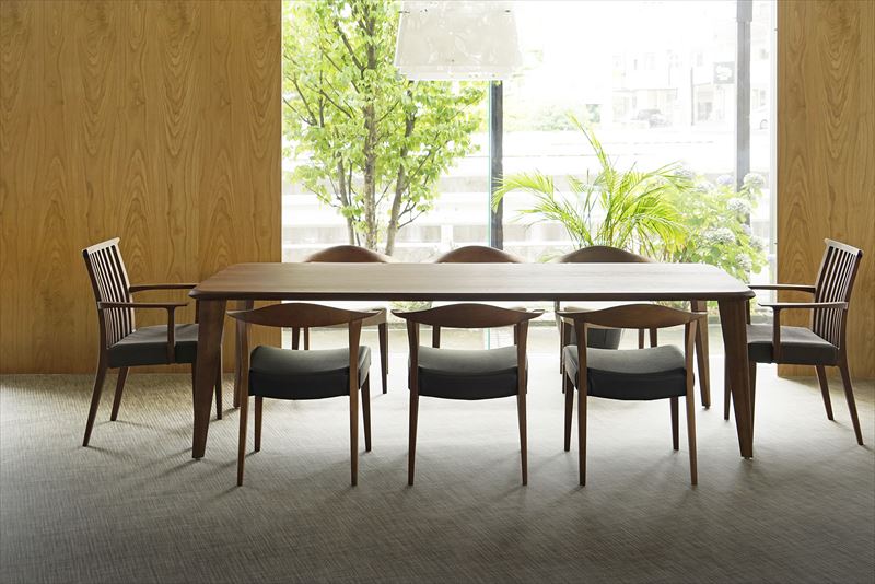 8人掛けダイニングテーブルのおすすめ 無垢材など会議に最適なテーブルをご紹介・おすすめダイニングテーブル⑥ 『KANEA ダイニングテーブル ４本脚／ウォールナット』
