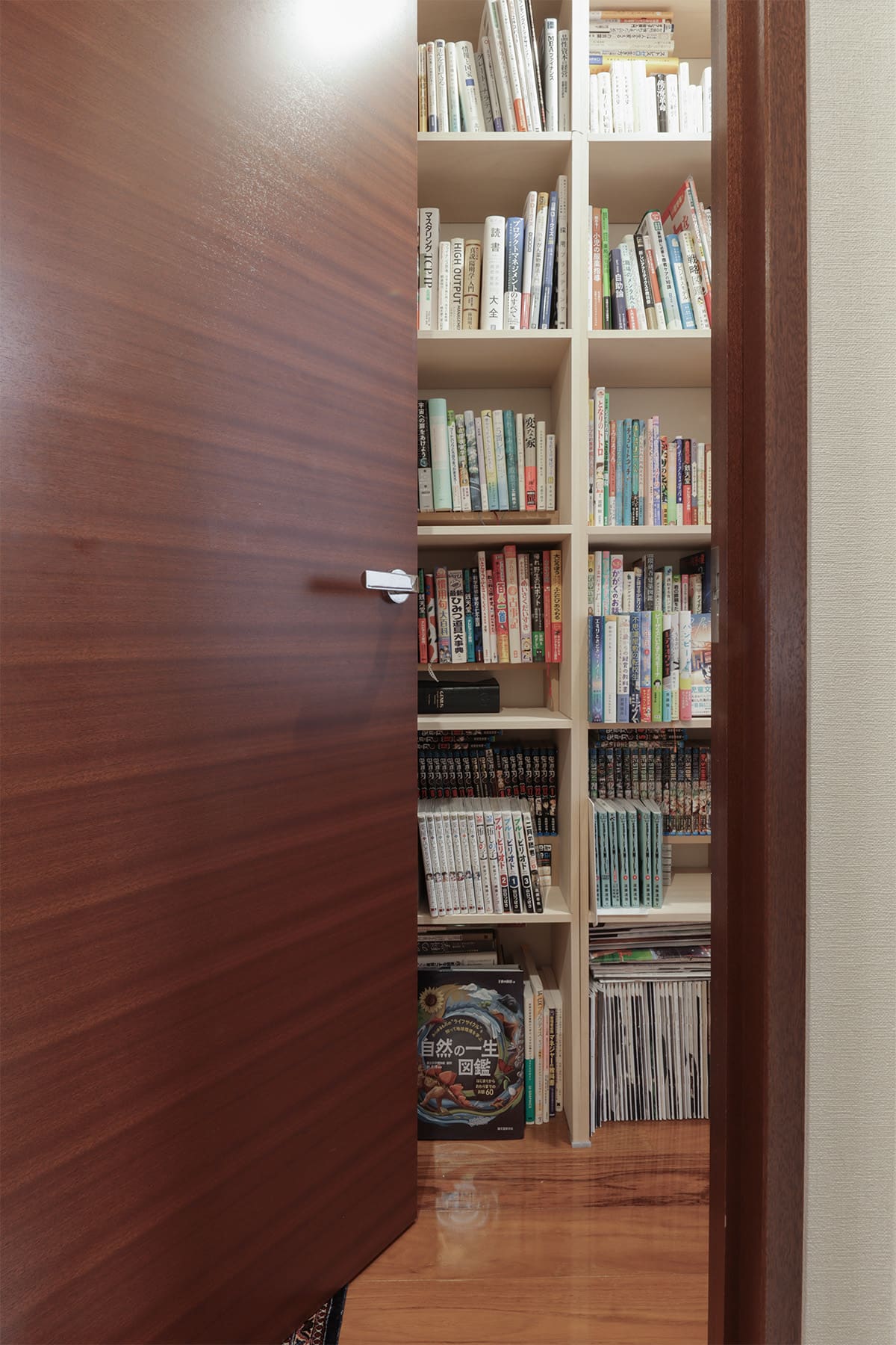 [File 859]寝室の本棚 - Shelf 壁一面の本棚 奥行250mm - マルゲリータお客様事例